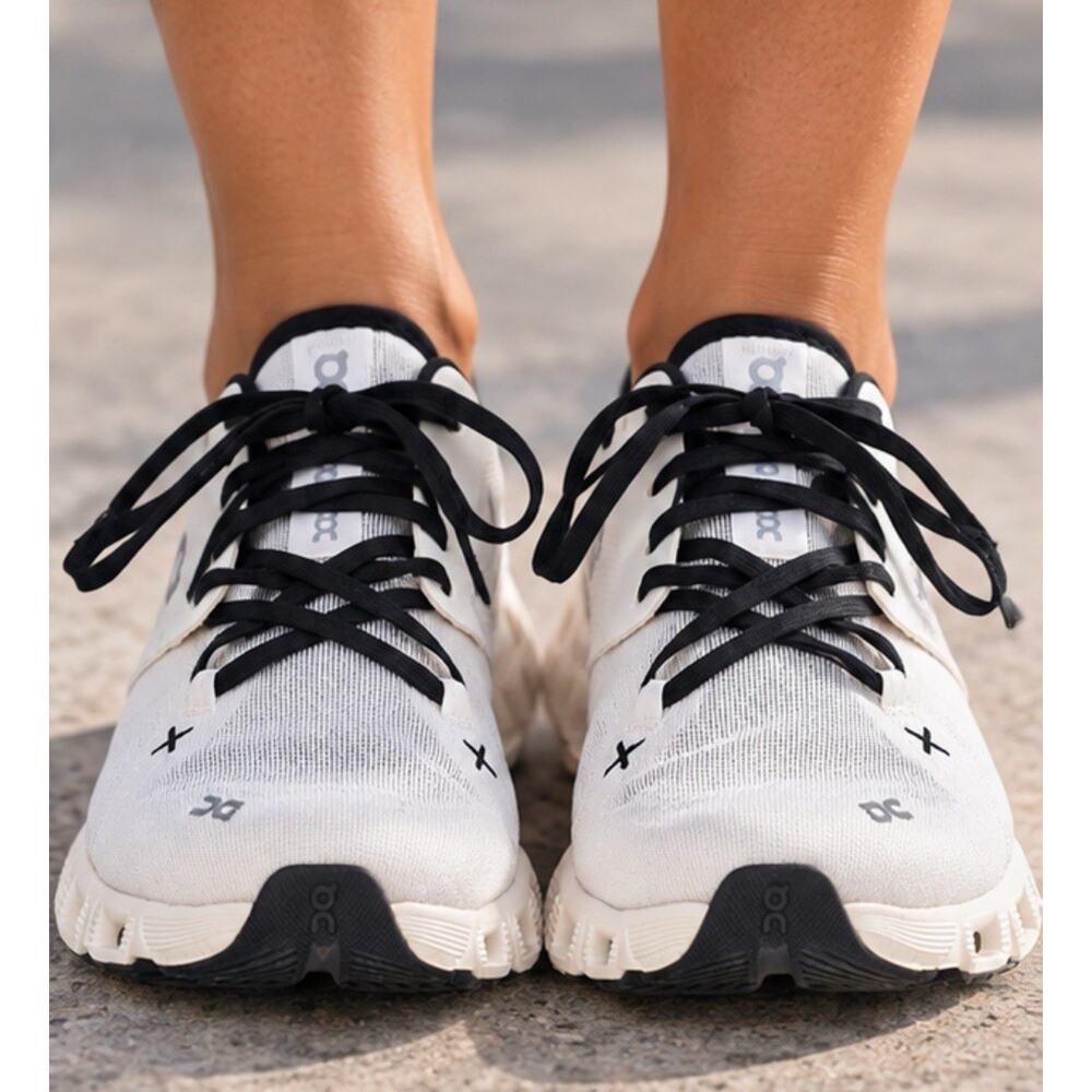 On Running Women’s Size 7.5 White Black Cloud X Training Walking Shoes Sneakers - Picture 4 of 6